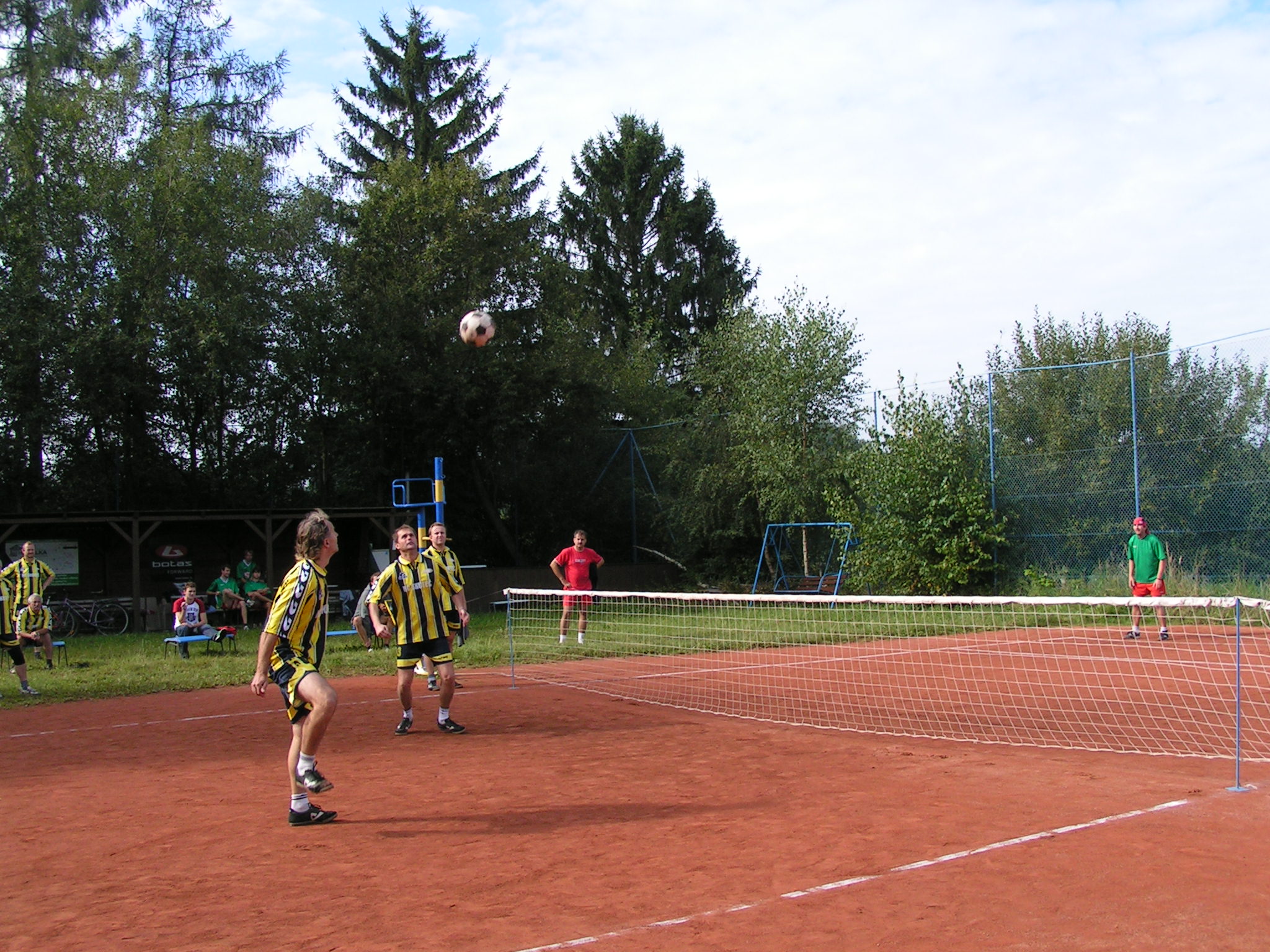 Nohejbal - zápas s Bořicema 9-2010 024.jpg
